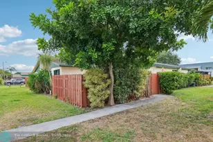 1091 Manor Dr, Palm Springs, FL 33461 - Photo 22