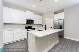 1811 Celebration Dr, Fort Pierce, FL 34947 - Photo 4