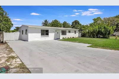 3060 NE 12th Ave, Pompano Beach, FL 33064 - Photo 2