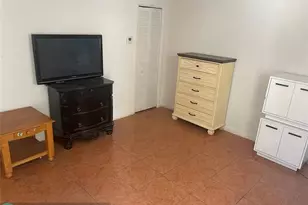 36 SW 14th St, Dania Beach, FL 33004 - Photo 4