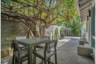 120 NE 25th St, Miami, FL 33137 - Photo 30