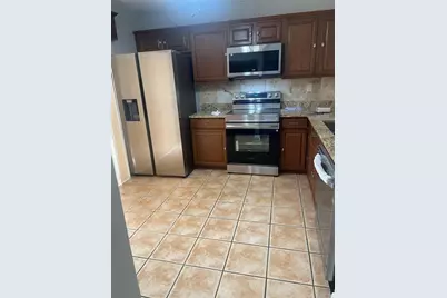 5871  Woodland Point Dr, Tamarac, FL 33319 - Photo 6