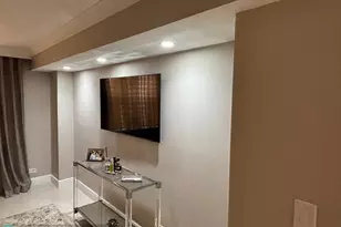 301 174th St, Sunny Isles Beach, FL 33160 - Photo 18