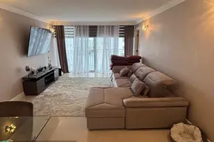 301 174th St, Sunny Isles Beach, FL 33160 - Photo 16