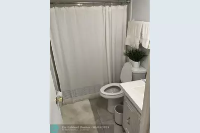 100 SE 6th Ave, Unit #206, Pompano Beach, FL 33060 - Photo 12