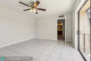 1660 Forest Lakes Cir, West Palm Beach, FL 33406 - Photo 24