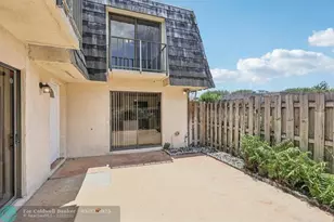 1660 Forest Lakes Cir, West Palm Beach, FL 33406 - Photo 2