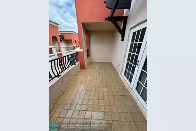 1033 NE 17th Way, Unit #605, Fort Lauderdale, FL 33304 - Photo 2