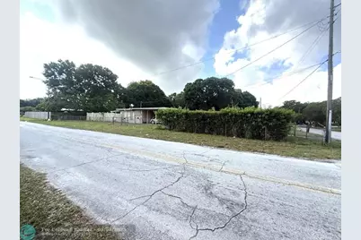 314 N 21st St, Fort Pierce, FL 34950 - Photo 8