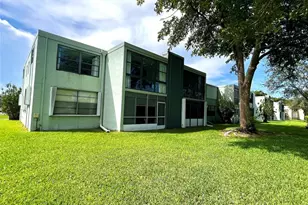 7897 Golf Cir Dr, Margate, FL 33063 - Photo 14