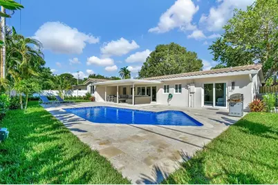 2120 NE 34th Ct, Lighthouse Point, FL 33064 - Photo 2