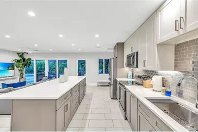 2120 NE 34th Ct, Lighthouse Point, FL 33064 - Photo 8