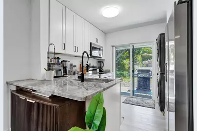 1590 NW 7th Ln, Pompano Beach, FL 33060 - Photo 10