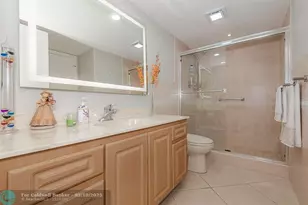 230 Lakeview Dr, Weston, FL 33326 - Photo 18