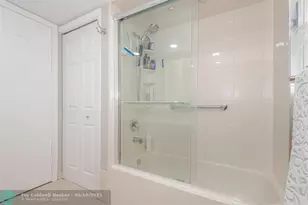 230 Lakeview Dr, Weston, FL 33326 - Photo 24
