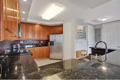 2633 NE 14th Ave, Unit #400, Wilton Manors, FL 33334 - Photo 4