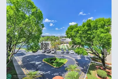 1101  Colony Point Cir, Unit #422, Pembroke Pines, FL 33026 - Photo 8