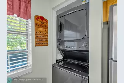 1101  Colony Point Cir, Unit #422, Pembroke Pines, FL 33026 - Photo 16