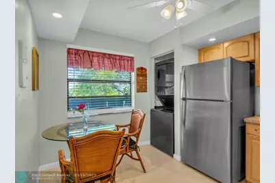 1101  Colony Point Cir, Unit #422, Pembroke Pines, FL 33026 - Photo 14