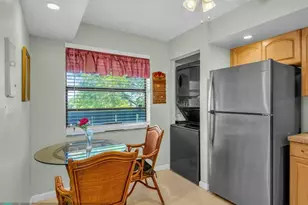 1101 Colony Point Cir, Pembroke Pines, FL 33026 - Photo 14