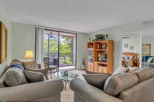 1101 Colony Point Cir, Pembroke Pines, FL 33026 - Photo 20