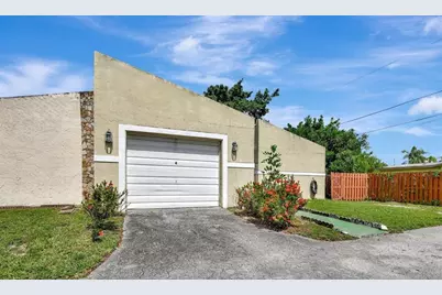 9725 NW 26th Ct, Unit #4, Sunrise, FL 33322 - Photo 18