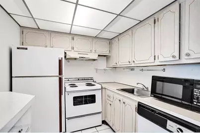 3038  Berkshire B, Unit #3038, Deerfield Beach, FL 33442 - Photo 6