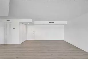 2500 NE 48th Ln, Fort Lauderdale, FL 33308 - Photo 14