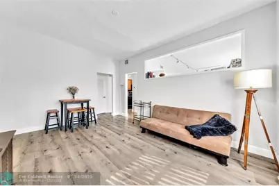 805 NE 17th Ave, Unit #4, Fort Lauderdale, FL 33304 - Photo 4