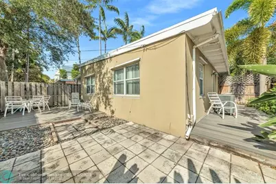 805 NE 17th Ave, Unit #4, Fort Lauderdale, FL 33304 - Photo 2