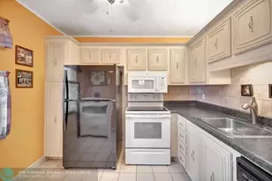 2841 Somerset Dr, Lauderdale Lakes, FL 33311 - Photo 30