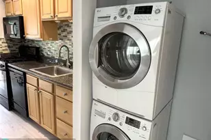 805 NE 17th Ave, Fort Lauderdale, FL 33304 - Photo 12