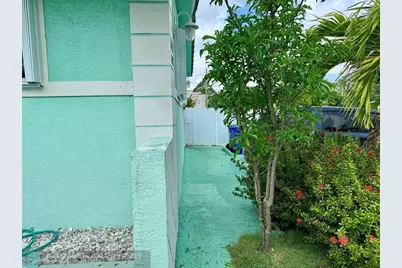 430 NE 75th St, Miami, FL 33138 - Photo 4