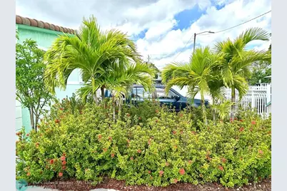 430 NE 75th St, Miami, FL 33138 - Photo 2