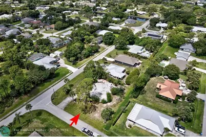 702  Lake Dr, Sebastian, FL 32958 - Photo 4