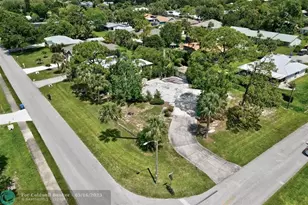 702 Lake Dr, Sebastian, FL 32958 - Photo 12