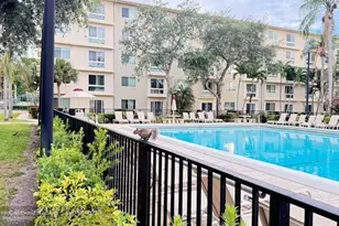 2108 S Cypress Bend Dr, Pompano Beach, FL 33069 - Photo 10