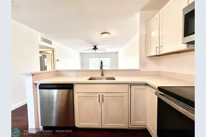 5001 W Oakland Park Blvd, Unit #111, Lauderdale Lakes, FL 33313 - Photo 6