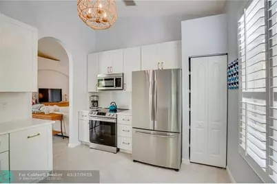 5730 E Sunberry Cir, Fort Pierce, FL 34951 - Photo 6