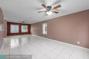 10772 SW 14th Pl, Davie, FL 33324 - Photo 12
