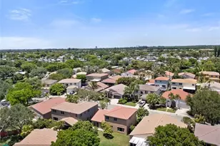 10772 SW 14th Pl, Davie, FL 33324 - Photo 6