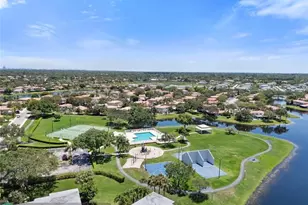 10772 SW 14th Pl, Davie, FL 33324 - Photo 4