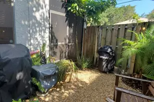 817 SE 12th Ct, Fort Lauderdale, FL 33316 - Photo 18