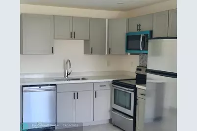 2719  Lincoln St, Unit #4, Hollywood, FL 33020 - Photo 2