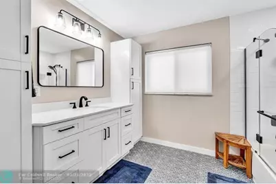 1311 NE 42nd St, Oakland Park, FL 33334 - Photo 44