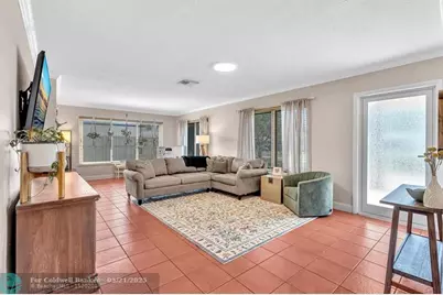 1311 NE 42nd St, Oakland Park, FL 33334 - Photo 12