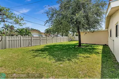 1311 NE 42nd St, Oakland Park, FL 33334 - Photo 46
