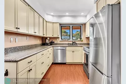 1311 NE 42nd St, Oakland Park, FL 33334 - Photo 18