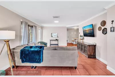 1311 NE 42nd St, Oakland Park, FL 33334 - Photo 14
