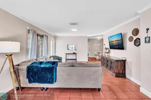 1311 NE 42nd St, Oakland Park, FL 33334 - Photo 14